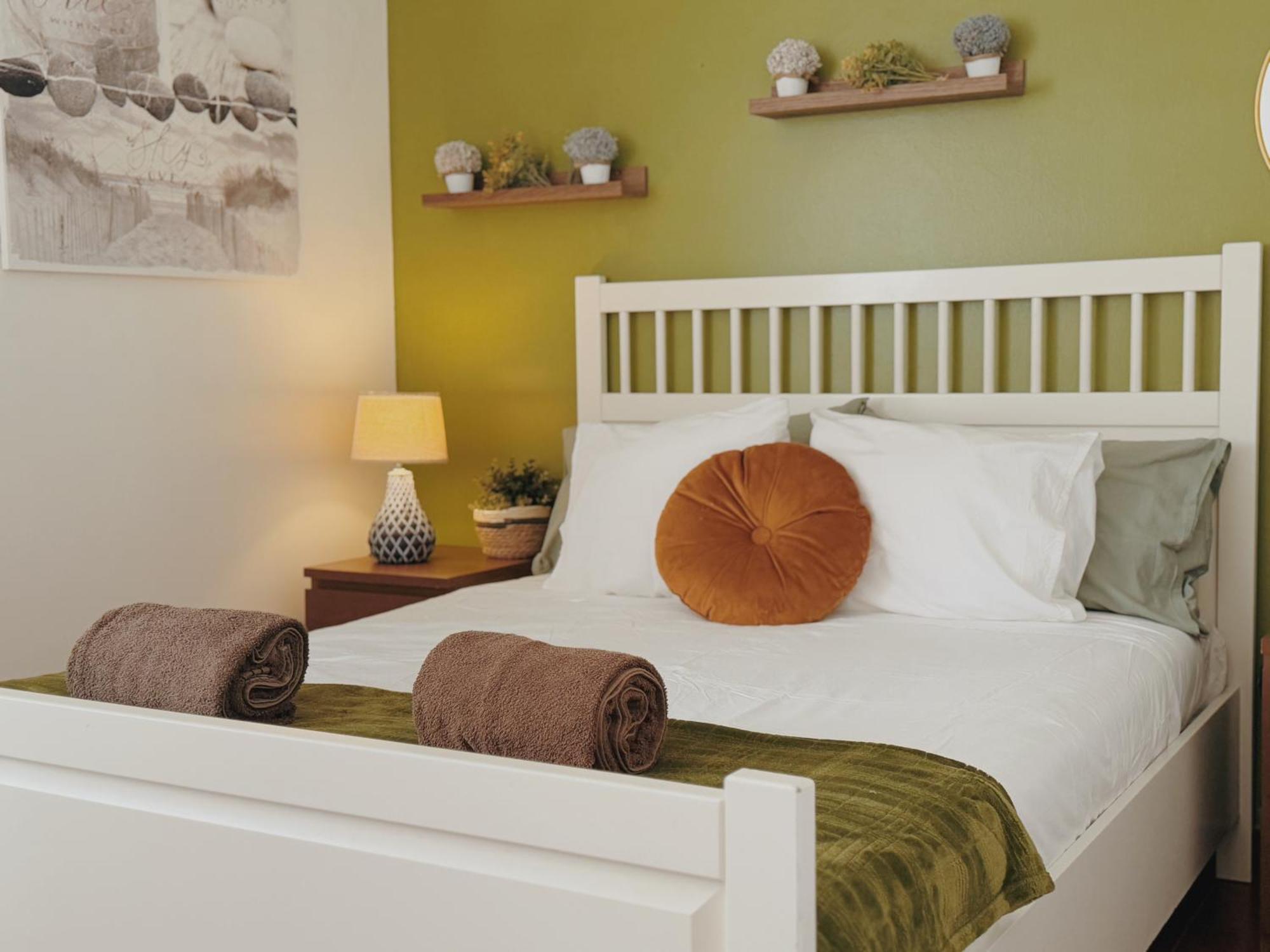 Coastal Garden Paradise Retreat- 6 Min From The Beach Charneca  Exterior foto