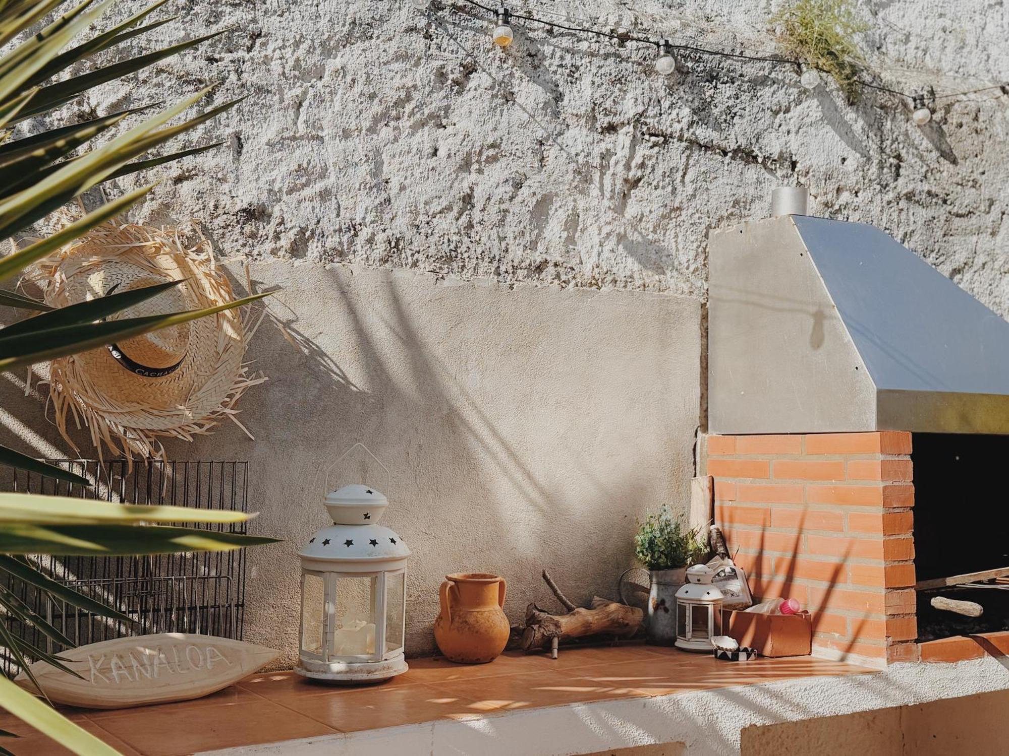 Coastal Garden Paradise Retreat- 6 Min From The Beach Charneca  Exterior foto