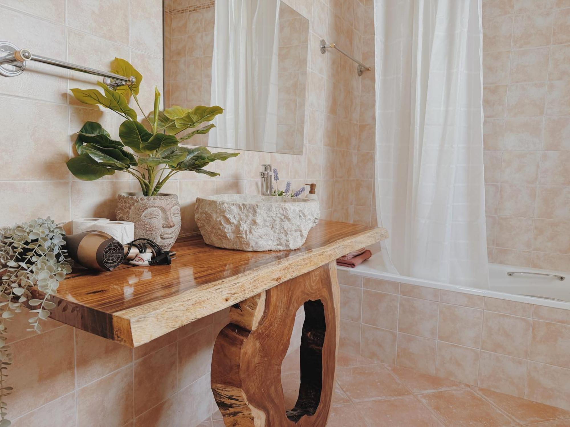 Coastal Garden Paradise Retreat- 6 Min From The Beach Charneca  Exterior foto